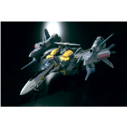 [FIG]DX超合金 VF-25S アーマードメサイアバルキリー オズマ・リー機 マクロスF フロンティア 完成品 バンダイ