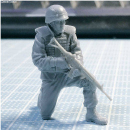 [FIG]1/35 陸上自衛隊普通科隊員 膝撃ちポーズ2 未塗装レジンキット モデリウム