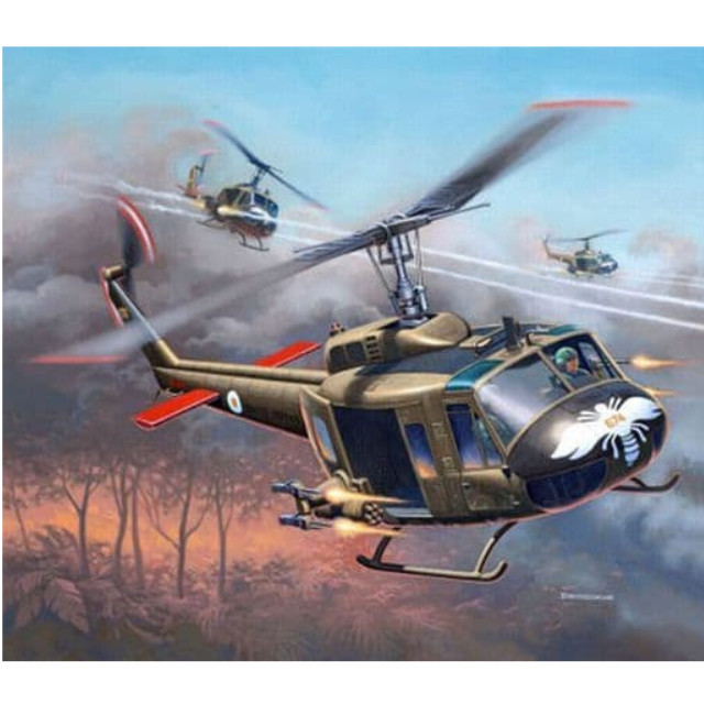 [PTM]1/100 ベル UH-1H ガンシップ [04983] レベル(Revell) プラモデル