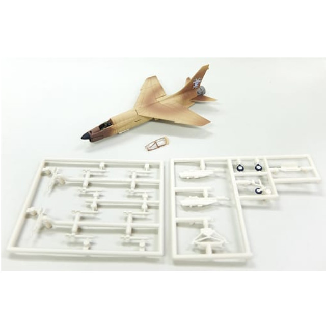 [PTM]1/144 F8E クルセイダー レアーカラー(ベージュ×ブラウン)/ボリス機 「エリア88 コレクション vol.2」 RIZCO プラモデル