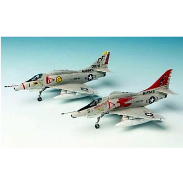 [PTM]1/144 アメリカ海軍艦上攻撃機 A-4E スカイホークVMA-211 Wake Island Avengers(2機セット) [PD-20] プラッツ プラモデル