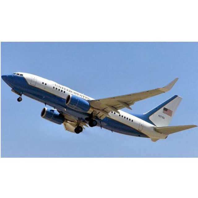 [PTM]1/144 ボーイング 737-700/C-40 [ZV7027] ズベズダ プラモデル