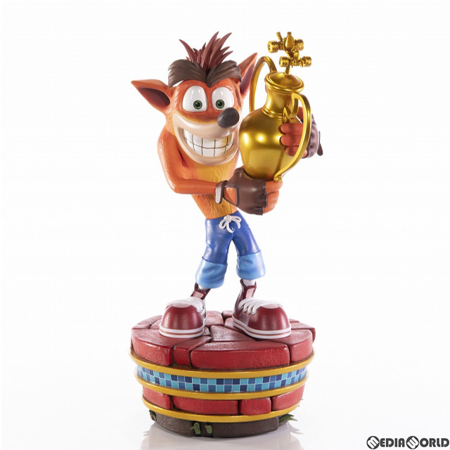 [FIG] クラッシュ・バンディクー スタチュー ウィナー ver クラッシュ・バンディクーレーシング ブッとびニトロ! 完成品 フィギュア First 4 Figures(ファースト4フィギュア)