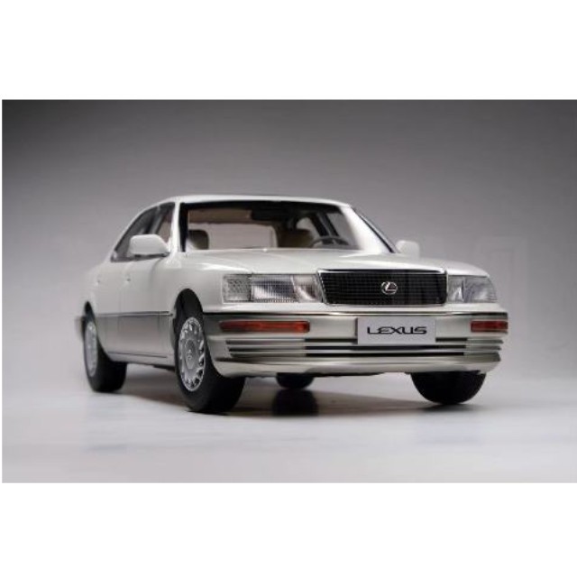[MDL] 1/18 レクサス LS400 1993 ホワイト 完成品 ミニカー(8230811W) XiaoGuang MODEL
