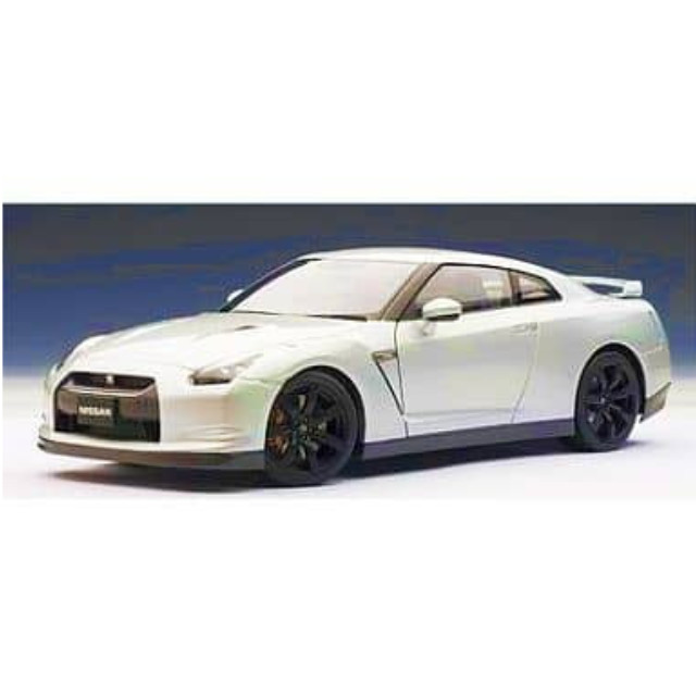 [MDL] 1/18 日産 GT-R(R35) マットブラック・ホイール Ver.アルティメイトメタルシルバー 完成品 ミニカー(77391) AutoArt(オートアート)