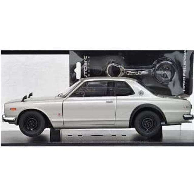 [MDL] 1/18 日産スカイラインHT2000GT-R シルバー 8スポークホイール・キーチェーンブラック 完成品 ミニカー(387087) AutoArt(オートアート)