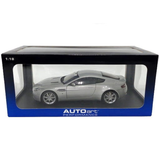 [MDL] 1/18 ASTON MARTIN V8 VANTEGE(シルバー) 「PERFORMANCE」  完成品 ミニカー(70201) AutoArt(オートアート)