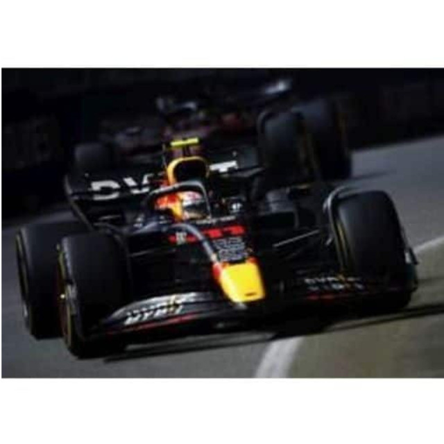 [MDL] 1/18 Oracle Red Bull Racing RB18 #11 Oracle Red Bull Racing Winner Singapore GP 2022 Sergio Perez 完成品 ミニカー(18S778) SPARK(スパーク)