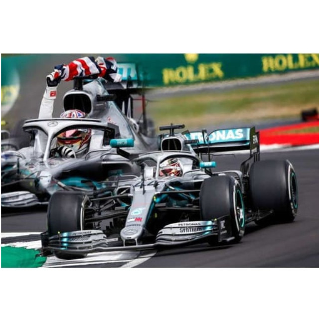 [MDL] 1/43 Mercedes-AMG Petronas Motorsports F1 Team Winner British GP 2019 With flag Mercedes-AMG F1 W10 EQ Power+ Lewis Hamilton #44 ミニカー(S6089) SPARK