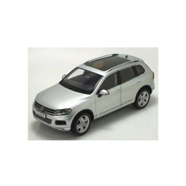 [MDL] 1/18 Volkswagen Touareg 2010 TSI (クールシルバーメタリック)  完成品 ミニカー(K08822CS) 京商