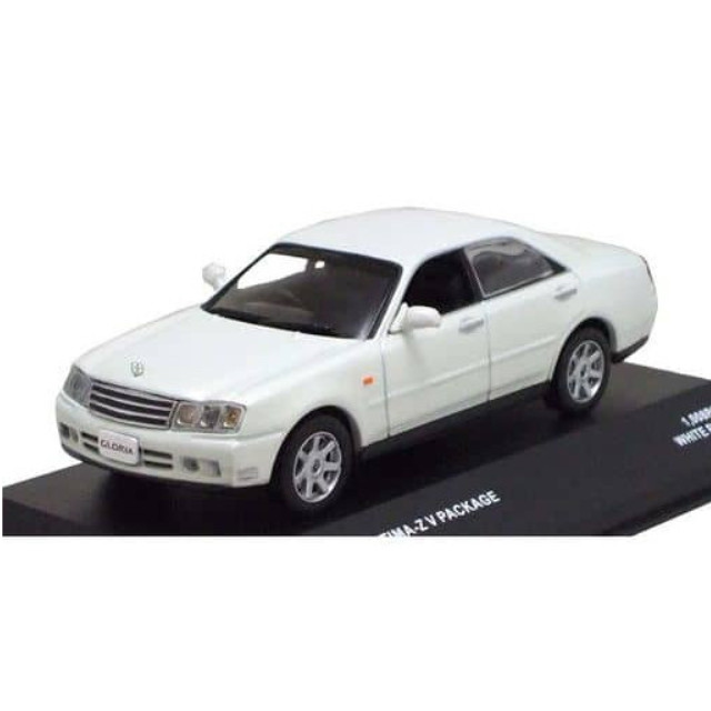 [MDL] 1/43 NISSAN グロリア 300 ULTIMA-Z Vパッケージ 2001(ホワイトパール) 完成品 ミニカー(JC02006WP) 京商